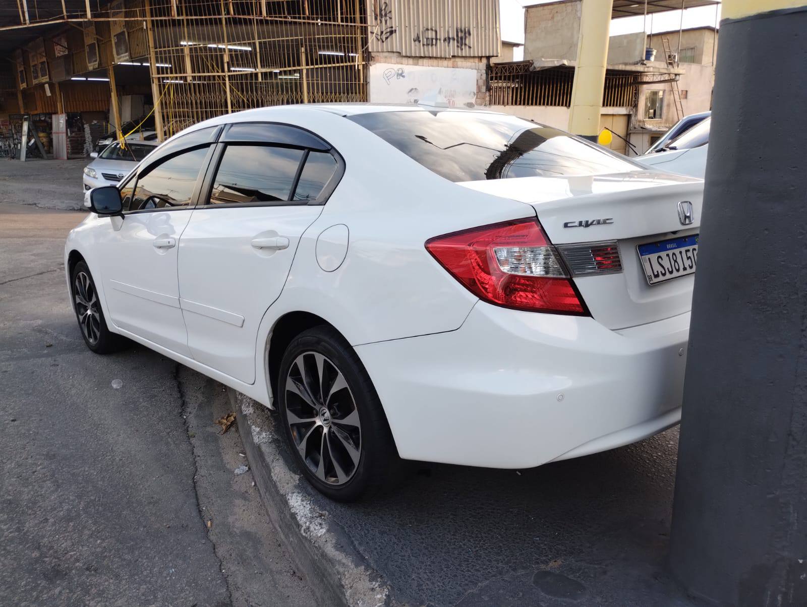 Honda Civic Sedan LXR 2.0 Flexone 16V Aut. 4p